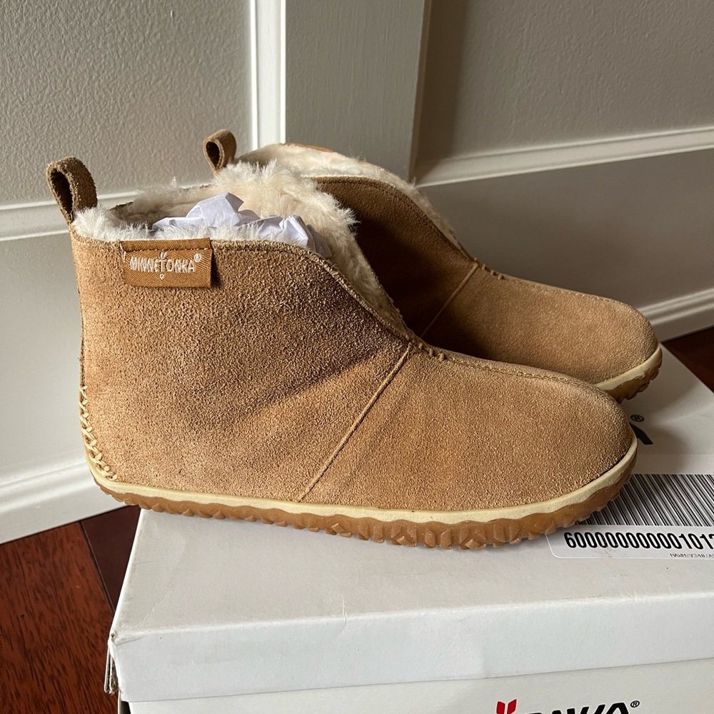 Minnetonka mini boots | BRAND NEW